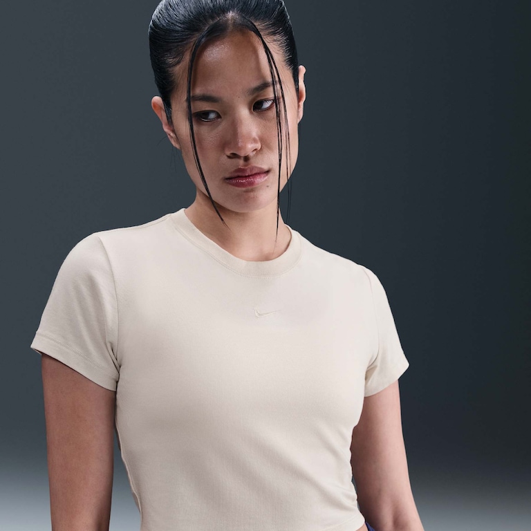 Camiseta Nike Sportswear Chill Knit Cropped Feminina - Foto 1