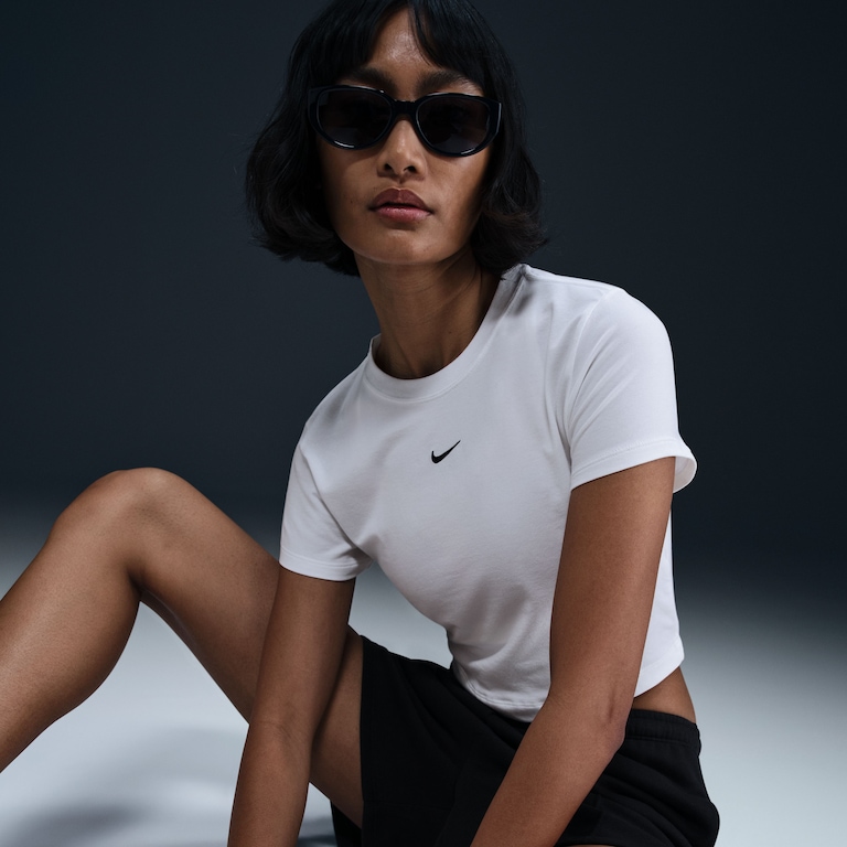 Camiseta Nike Sportswear Chill Knit Cropped Feminina - Foto 4