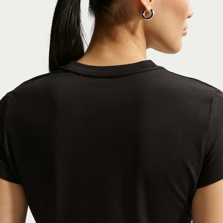 Camiseta Nike Sportswear Chill Knit Cropped Feminina - Foto 2