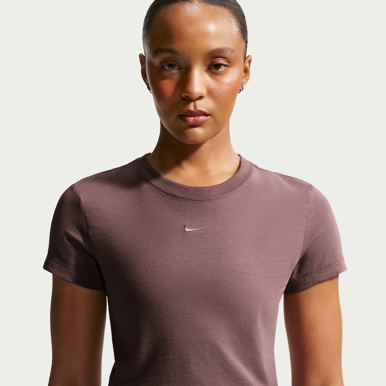 Camiseta Nike Sportswear Chill Knit Cropped Feminina - Foto 1