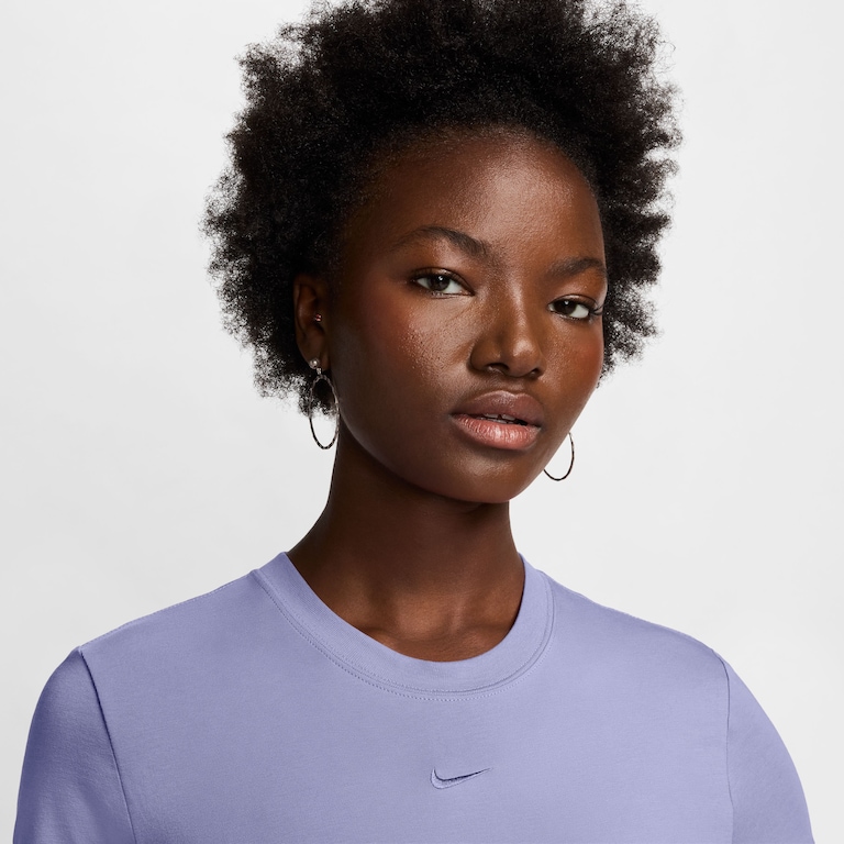 Camiseta Nike Sportswear Chill Knit Cropped Feminina - Foto 3