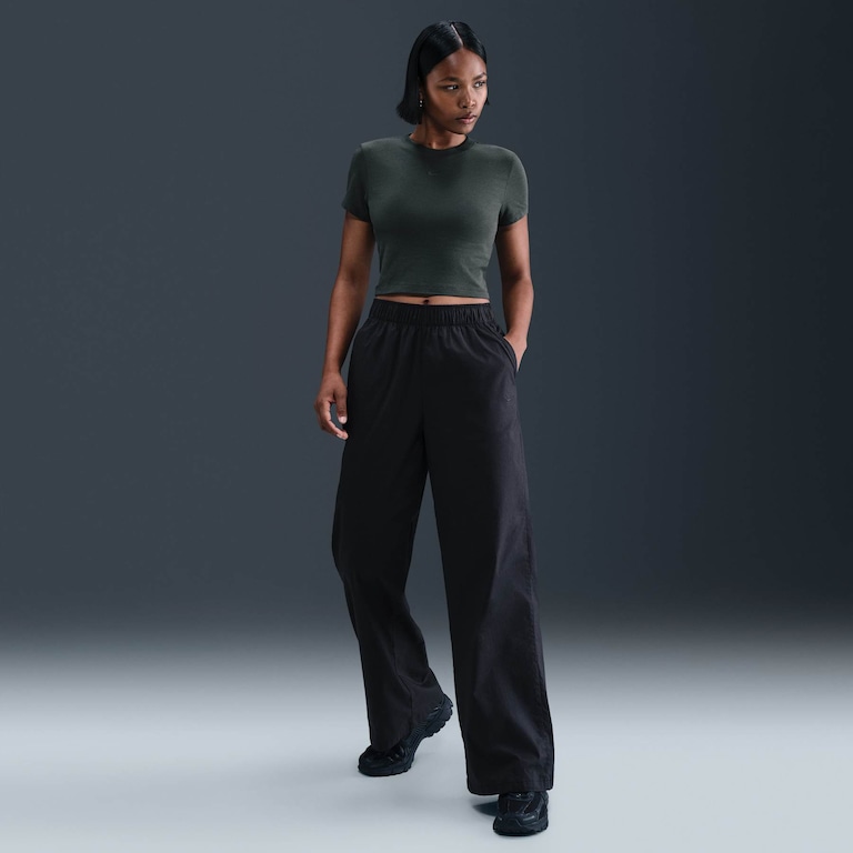 Camiseta Nike Sportswear Chill Knit Cropped Feminina - Foto 4