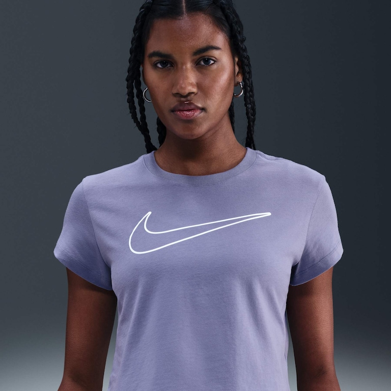 Camiseta Nike Sportswear Club Feminina - Foto 1