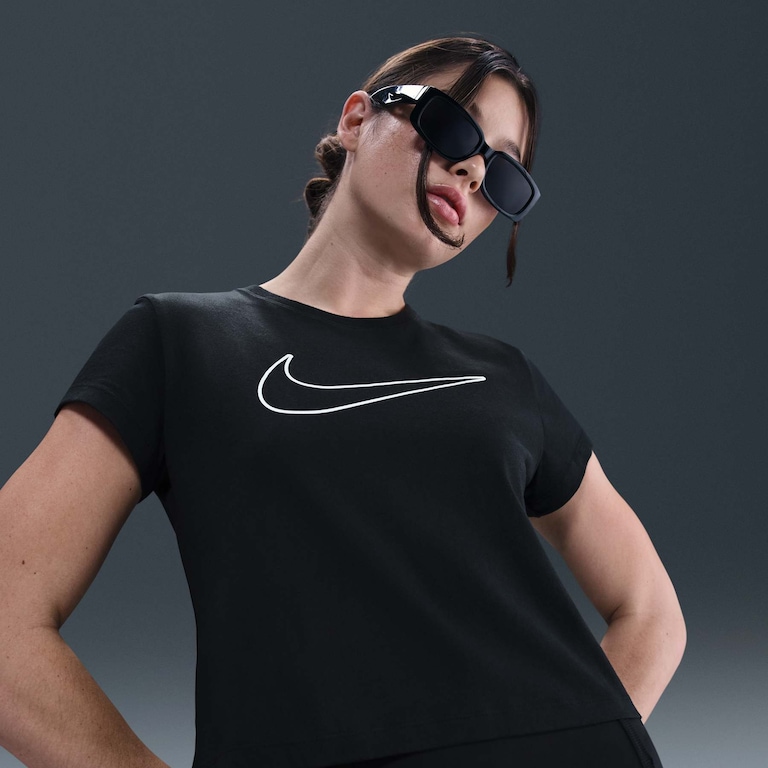 Camiseta Nike Sportswear Club Feminina - Foto 1