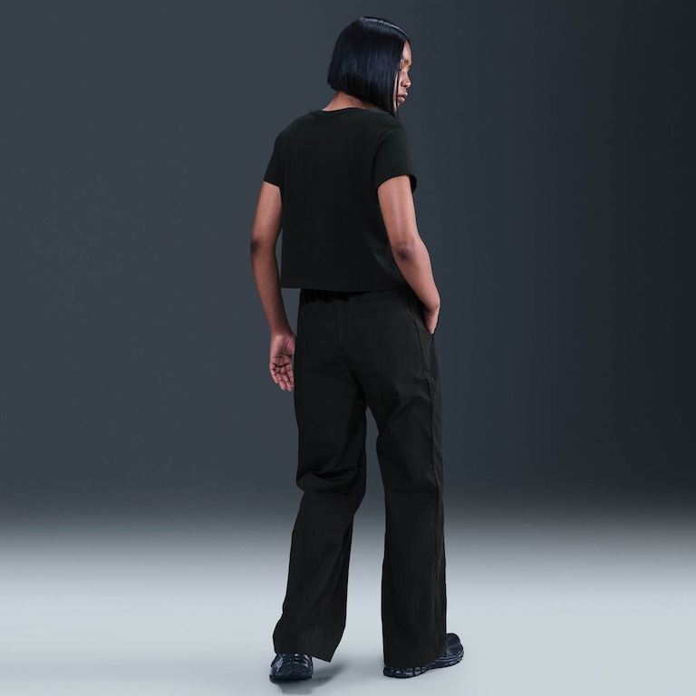 Camiseta Nike Sportswear Club Feminina - Foto 5