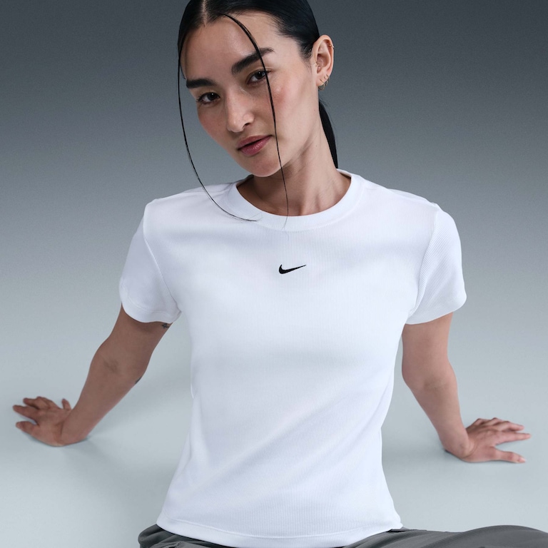 Camiseta Nike Sportswear Feminina - Foto 9