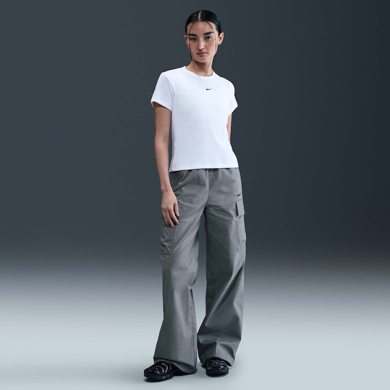 Camiseta Nike Sportswear Feminina - Foto 10