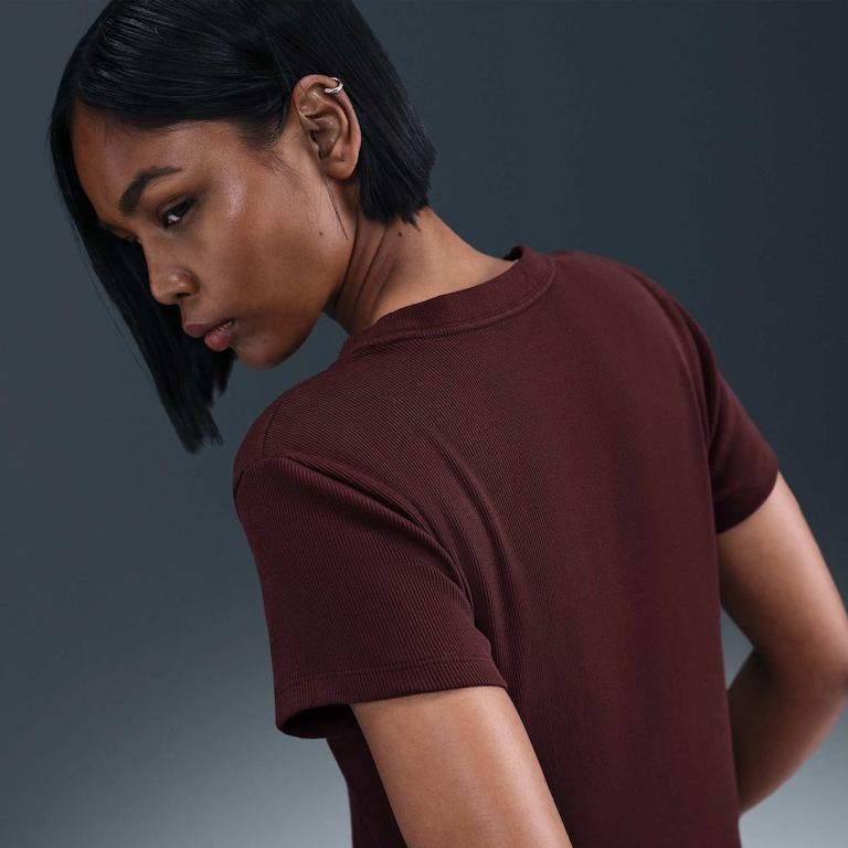 Camiseta Nike Sportswear Feminina - Foto 2