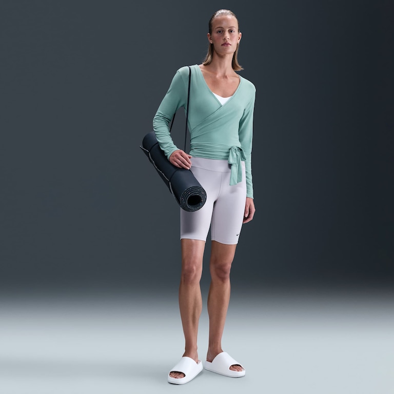 Camiseta Dri-FIT Nike One Relaxed Feminina - Foto 4