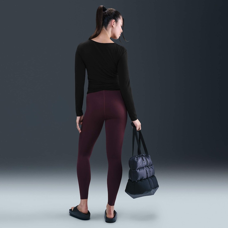 Camiseta Dri-FIT Nike One Relaxed Feminina - Foto 5