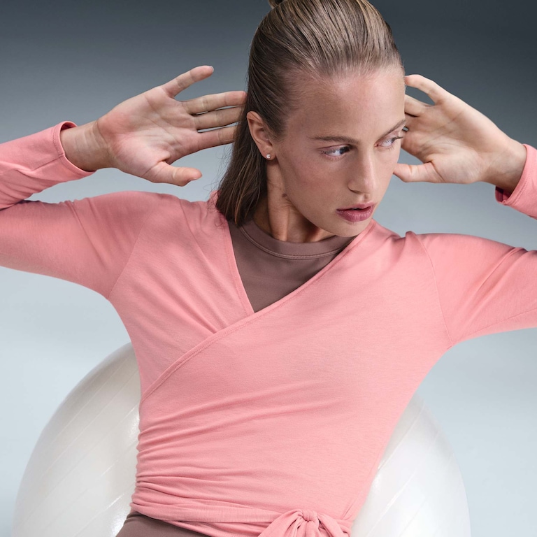 Camiseta Dri-FIT Nike One Relaxed Feminina - Foto 3