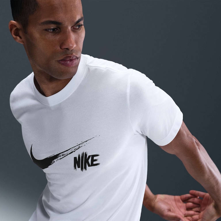 Camiseta Dri-FIT Nike Heritage Masculina - Foto 3