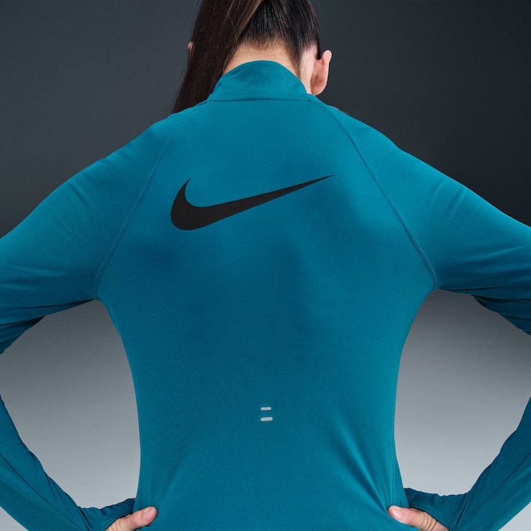 Camiseta Nike Swoosh Feminina - Foto 2