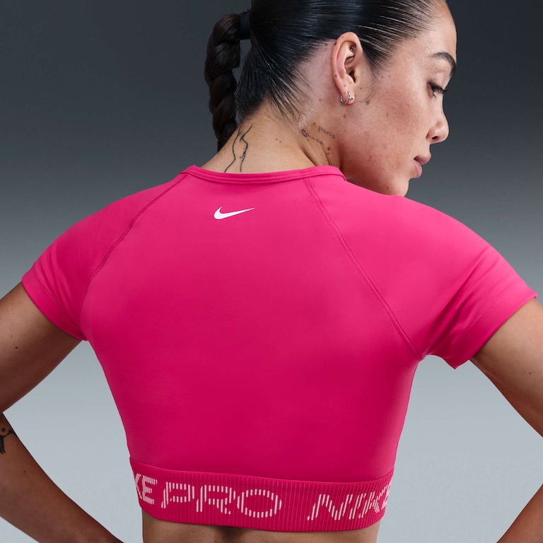 Camiseta Dri-FIT Nike Pro Feminina - Foto 2