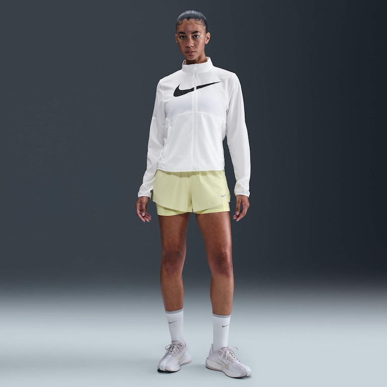 Jaqueta Dri-FIT Nike Swoosh Feminina - Foto 4