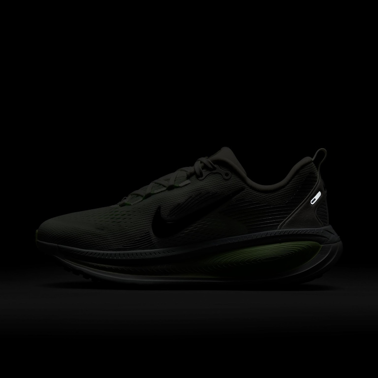 Tênis Nike Vomero 18 Feminino - Foto 11