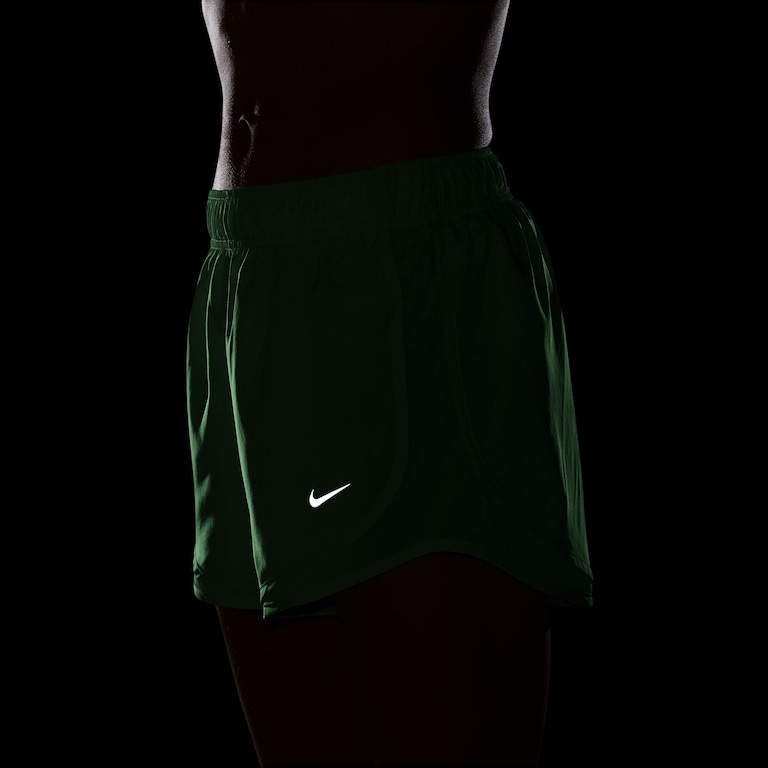 Shorts Nike Dri-FIT Tempo Feminino - Foto 6