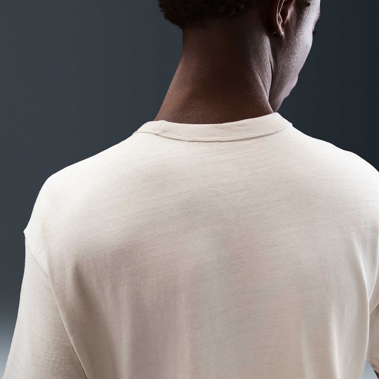 Camiseta Nike Sportswear Essential Masculina - Foto 2