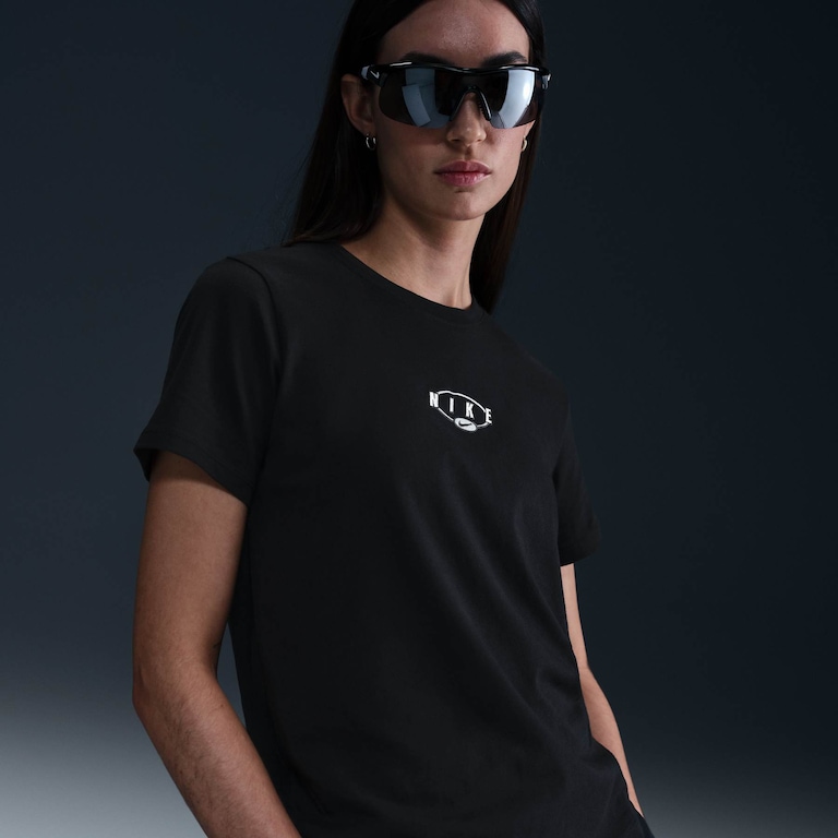 Camiseta Nike Sportswear Club Feminina - Foto 6