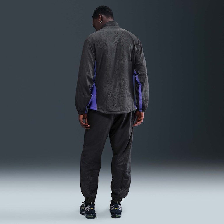 Jaqueta Barcelona Nike Kobe Strike Masculina - Foto 5