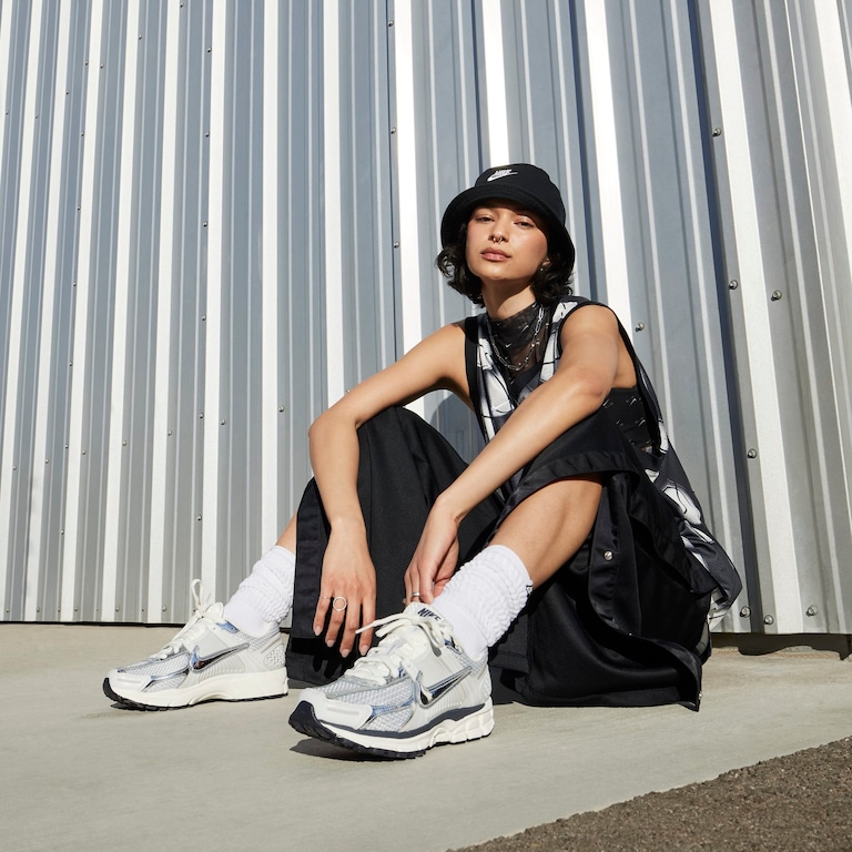 Tênis Nike Zoom Vomero 5 Feminino - Foto 11