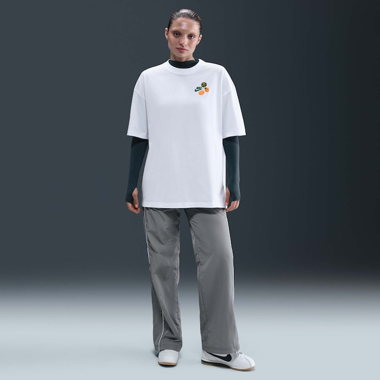 Camiseta Oversized Nike Sportswear Fruit Feminina - Foto 4