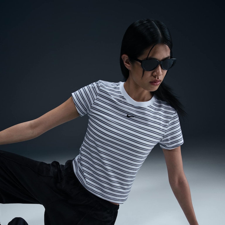 Camiseta Nike Sportswear Chill Knit Feminina - Foto 3