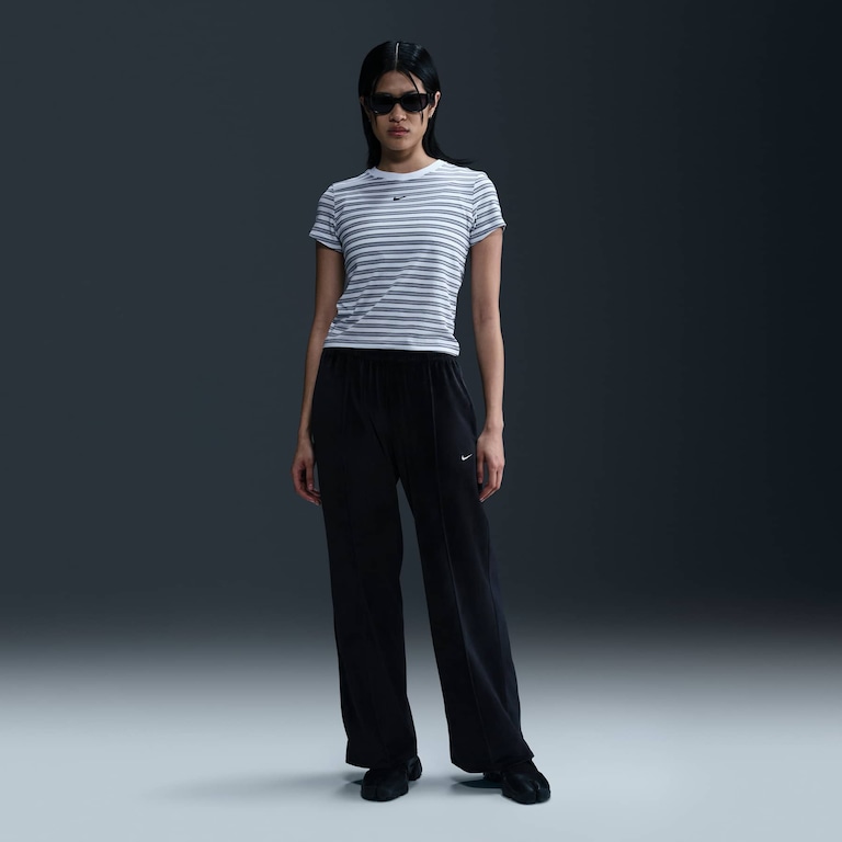 Camiseta Nike Sportswear Chill Knit Feminina - Foto 4