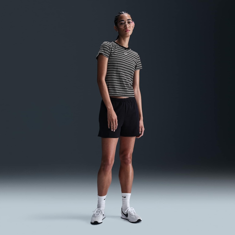 Camiseta Nike Sportswear Chill Knit Feminina - Foto 4