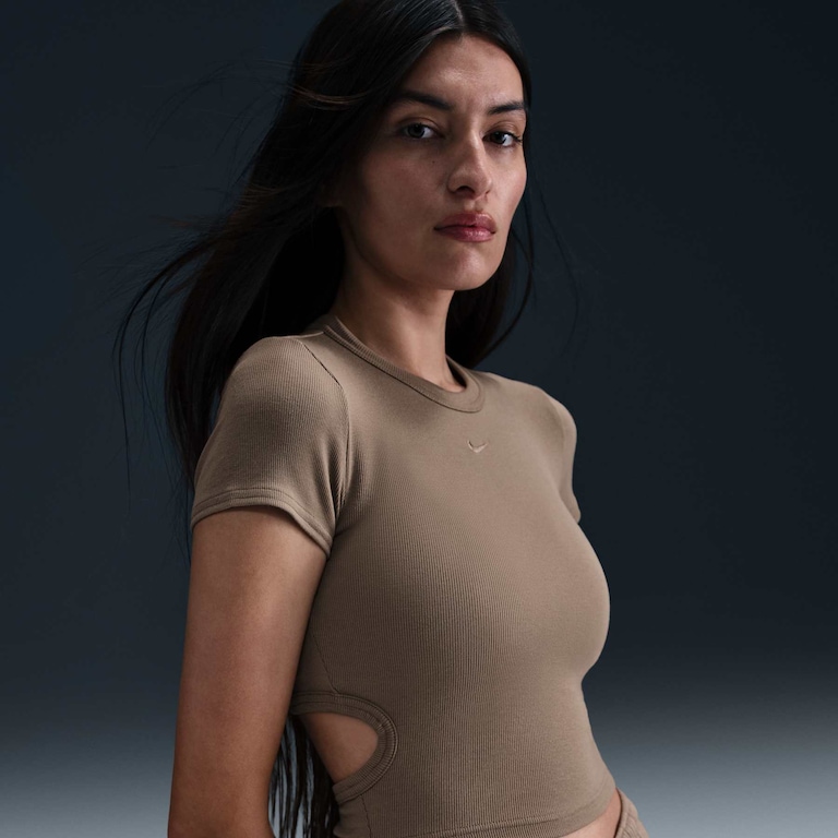 Camiseta Nike Sportswear Chill Knit Feminina - Foto 1