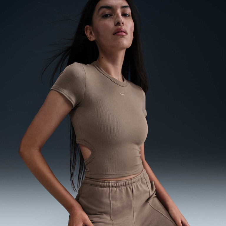 Camiseta Nike Sportswear Chill Knit Feminina - Foto 3