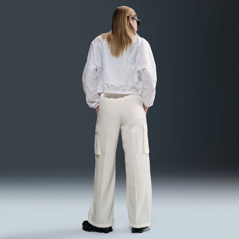 Calça Nike Sportswear Woven Feminina - Foto 4