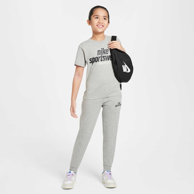 Camiseta Nike Sportswear Infantil - Foto 5
