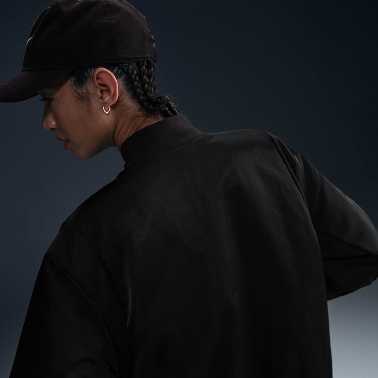 Jaqueta Nike Sportswear Destroyer Woven Feminina - Foto 2