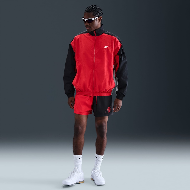 Jaqueta Nike Club Woven Masculina - Foto 4