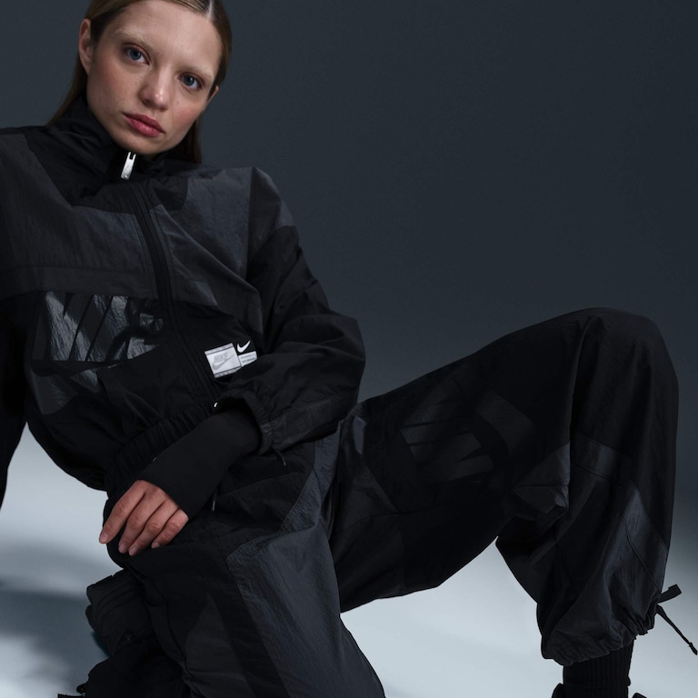 Calça Nike Sportswear Woven Feminina - Foto 5