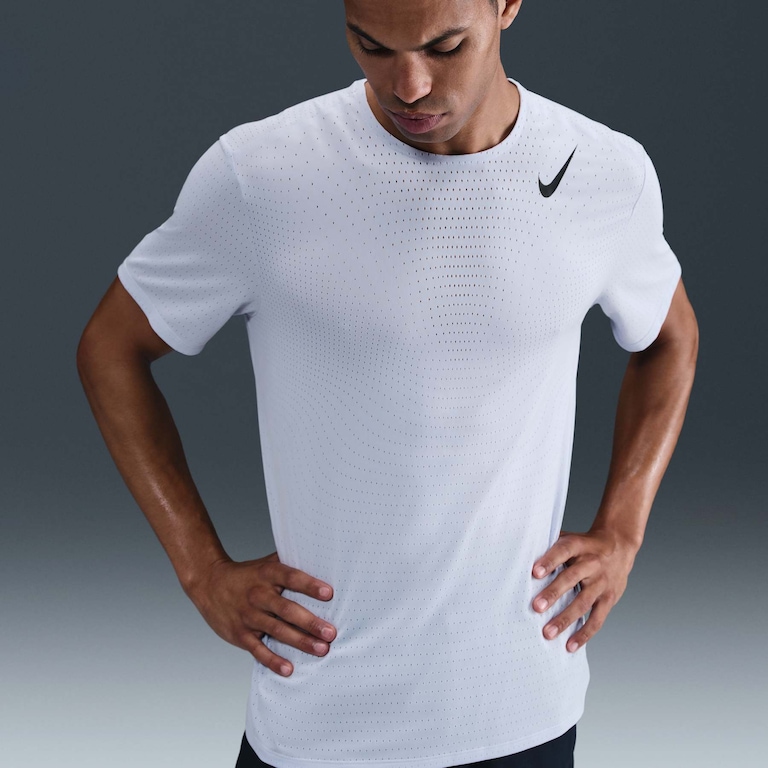 Camiseta Nike Dri-FIT ADV AeroSwift Masculina - Foto 1