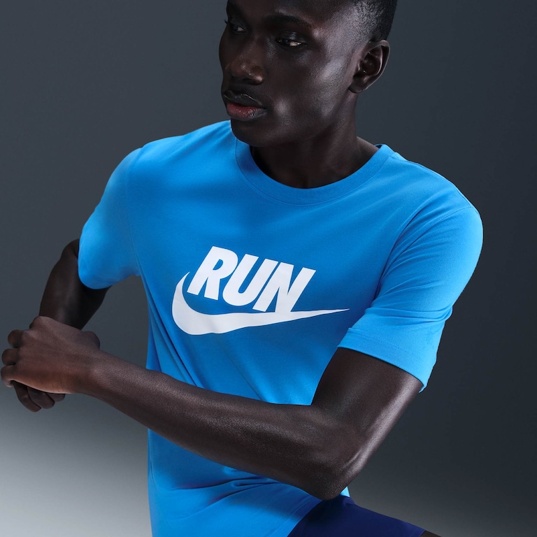 Camiseta Dri-FIT Nike Run Swoosh Masculina - Foto 3