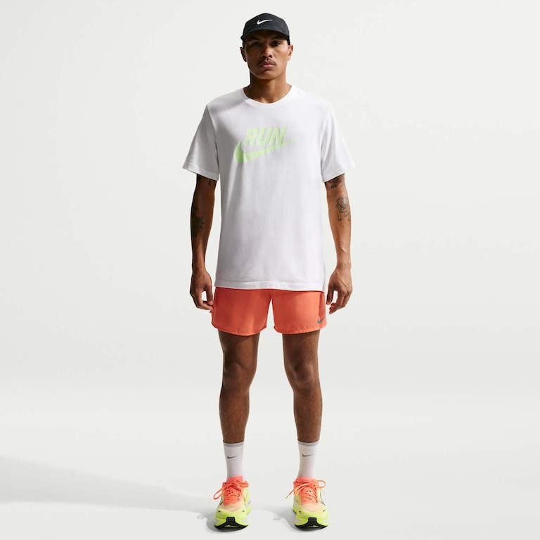 Camiseta Dri-FIT Nike Run Swoosh Masculina - Foto 4