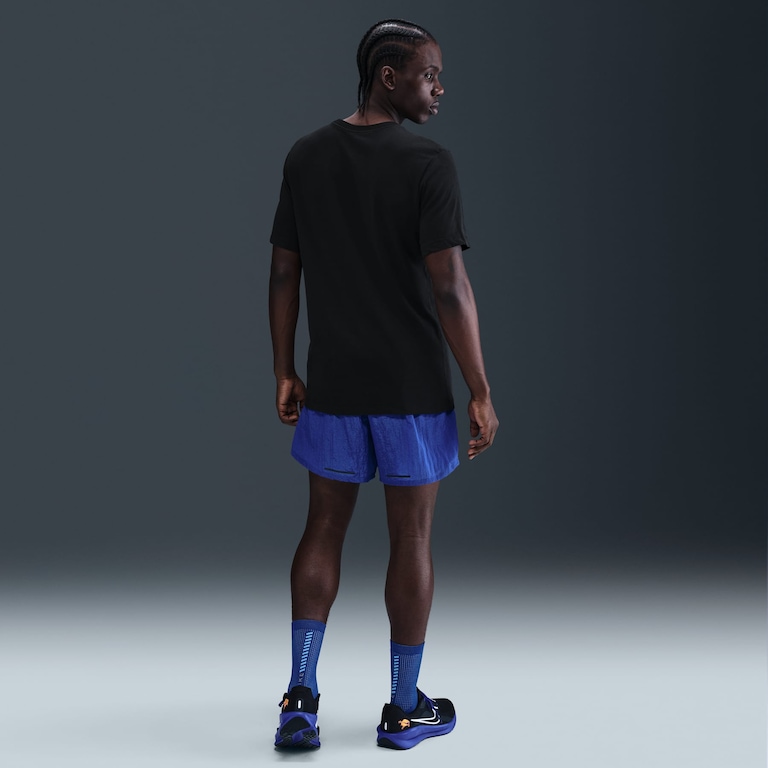 Camiseta Dri-FIT Nike Run Swoosh Masculina - Foto 5