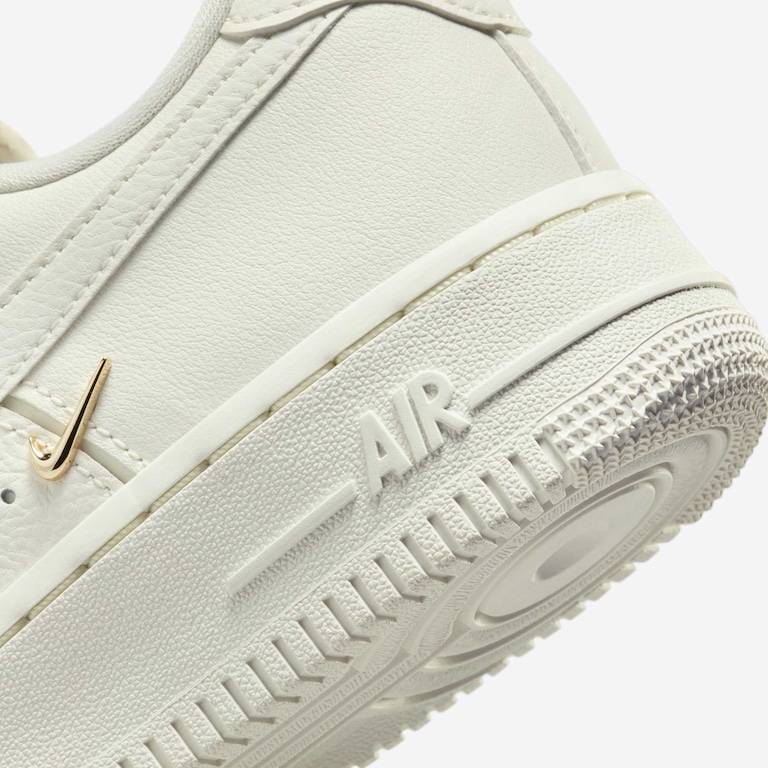 Tênis Nike Air Force 1 '07 LX Feminino - Foto 8
