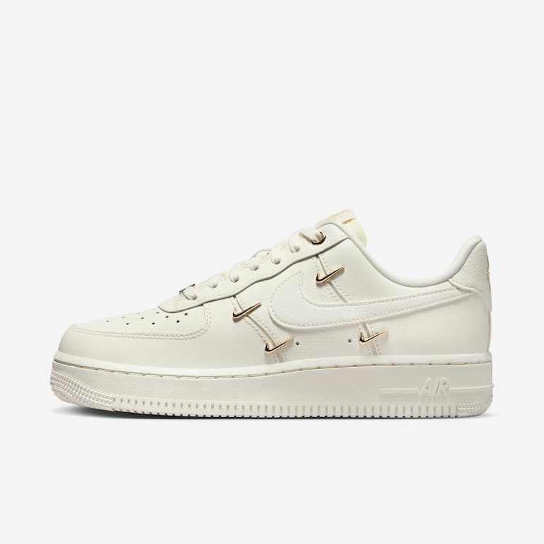 Tênis Nike Air Force 1 '07 LX Feminino - Foto 1