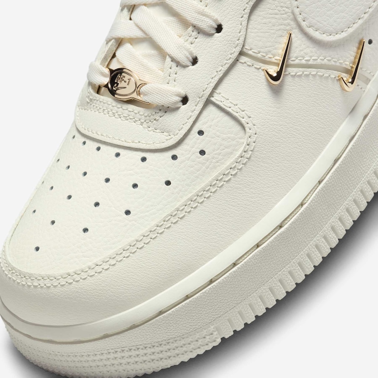 Tênis Nike Air Force 1 '07 LX Feminino - Foto 7