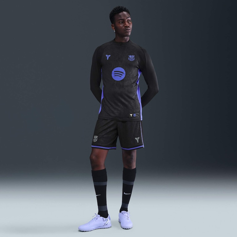 Camiseta Barcelona Manga Longa Nike II Kobe 2025/26 Pré-Jogo Masculina - Foto 4