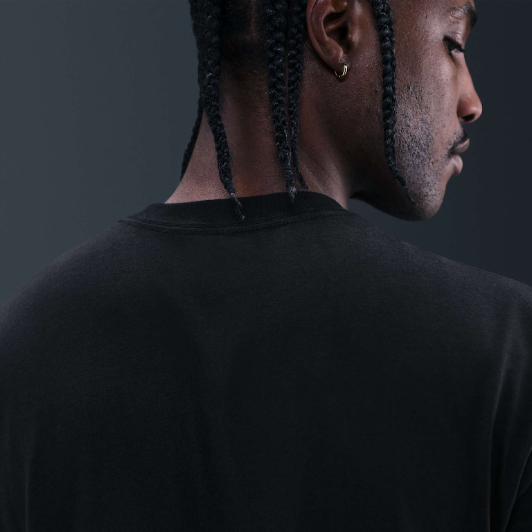 Camiseta Nike Sportswear Patch Masculina - Foto 2