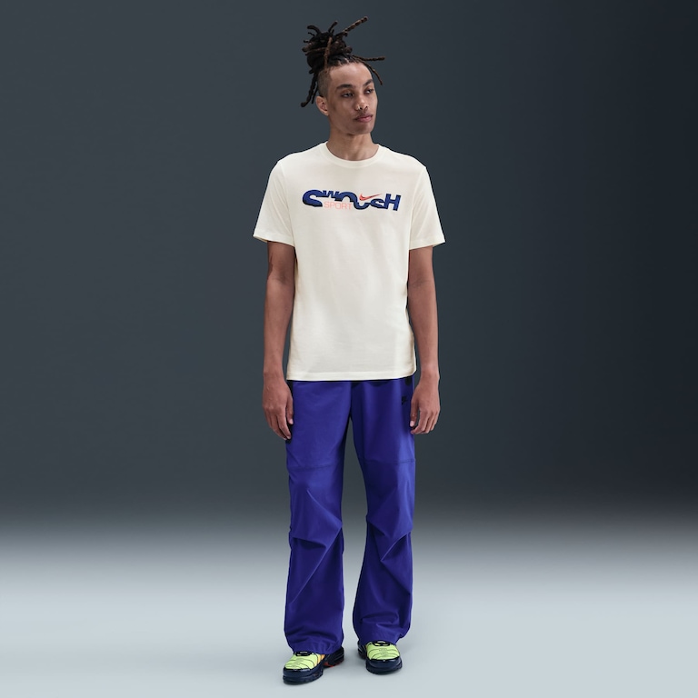 Camiseta Nike Sportswear Swoosh Masculina - Foto 4