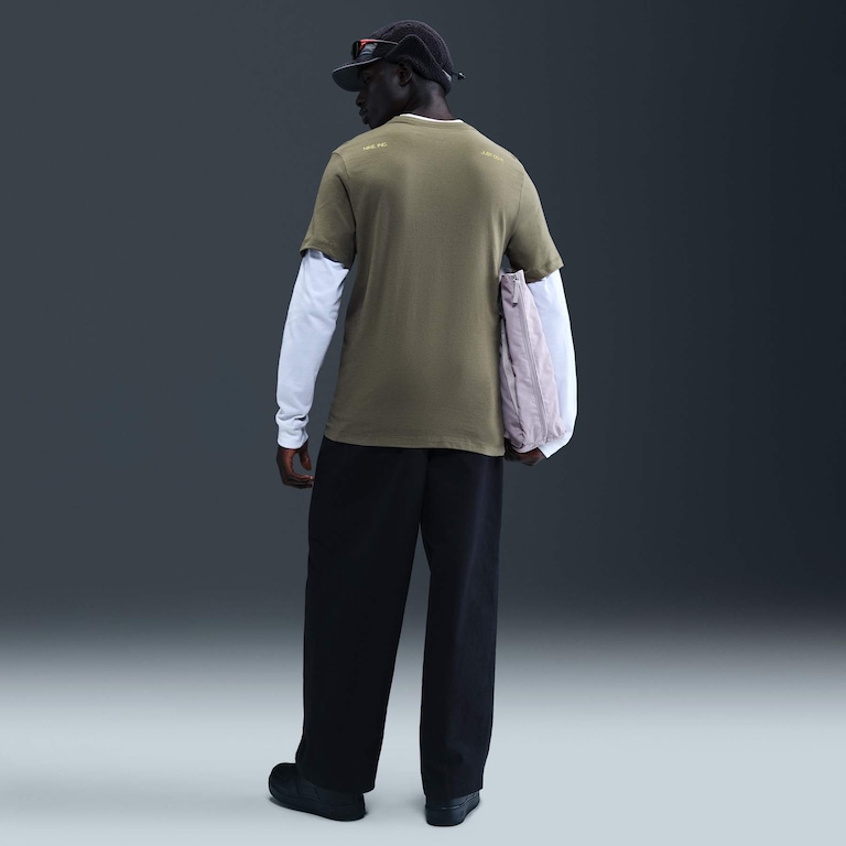 Camiseta Nike Sportswear Swoosh Masculina - Foto 5