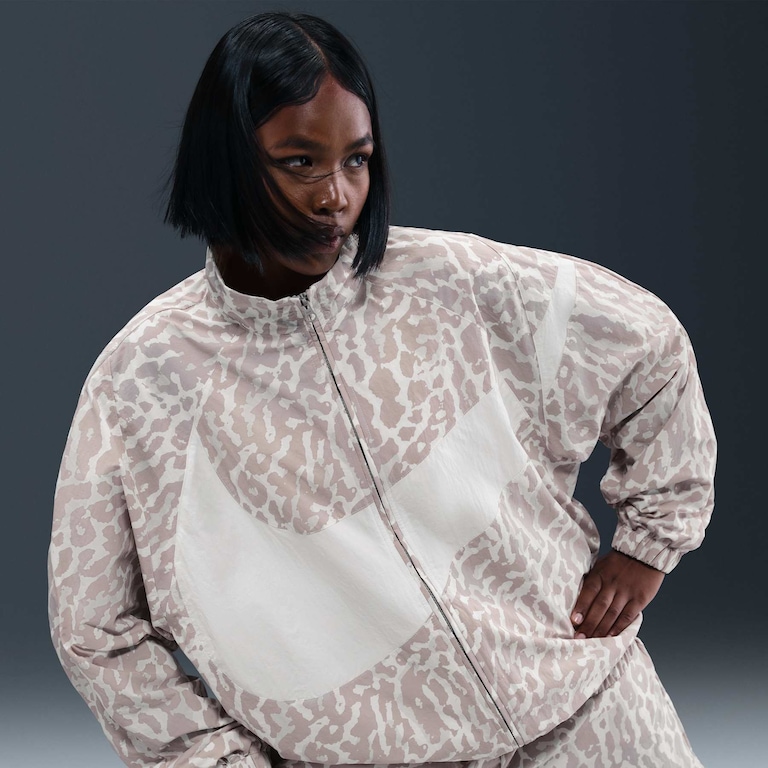 Jaqueta Corta-Vento Nike Sportswear Feminina - Foto 3