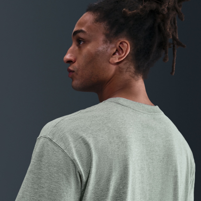 Camiseta Nike Sportswear Masculina - Foto 6