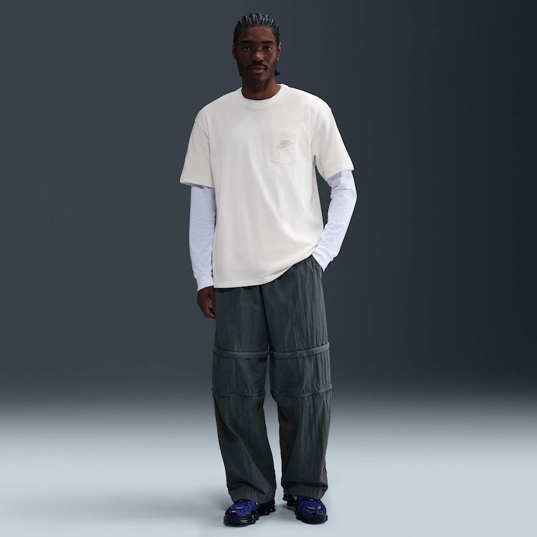 Camiseta Nike Sportswear Essentials Masculina - Foto 4